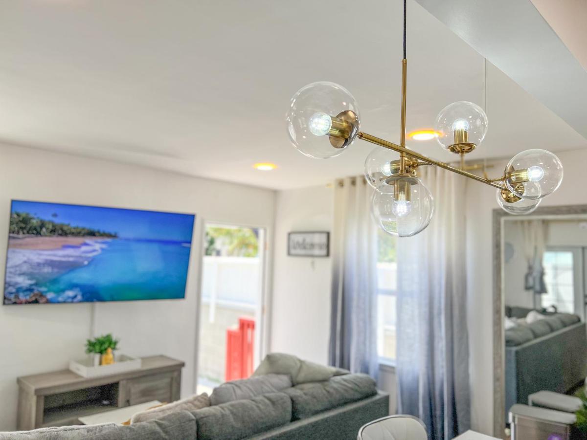 Luxury Villa With Hot Tub! Walk To Beach & Bars Long Beach Exterior foto